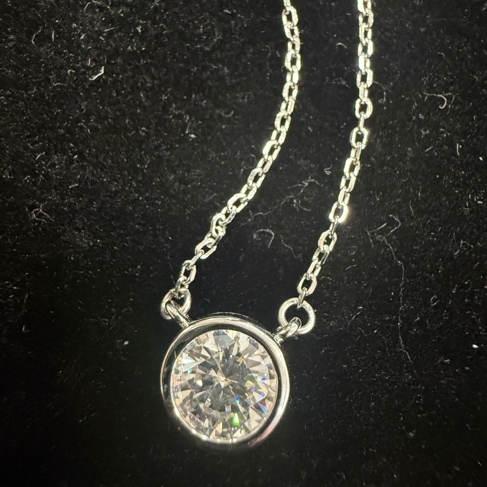1.0 Carat Moissanite Pendant Necklace in 925 Sterling Silver